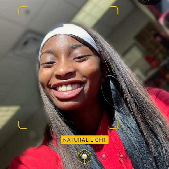 Meet your Posher, Ceniyah - Picture 1 of 1